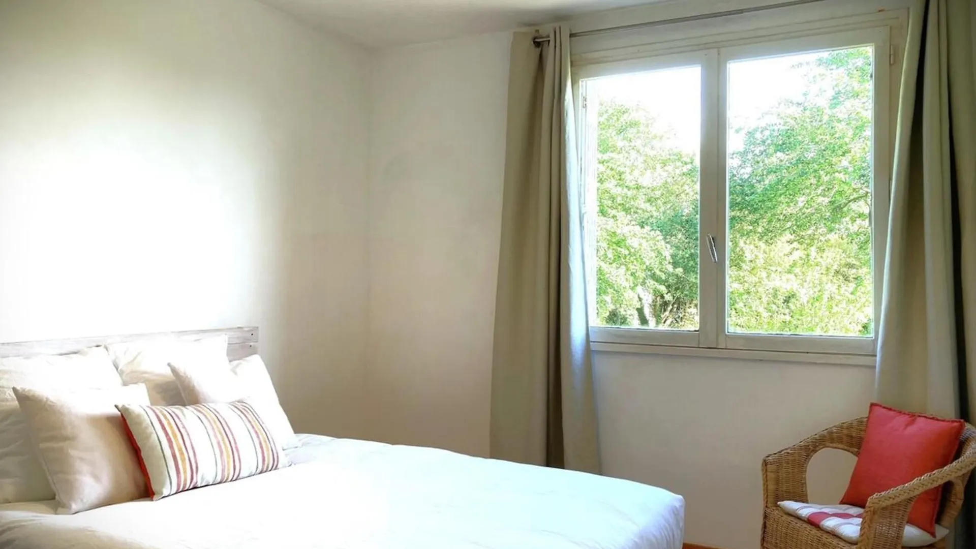 Holiday home La Corniche-Maison Vue Mer Avec Grand Jardin Brignogan-Plages France
